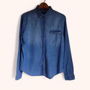 Urban Outfitters BDG Medium Blue Wash Curved Hem Chambray Shirt Top Size Large